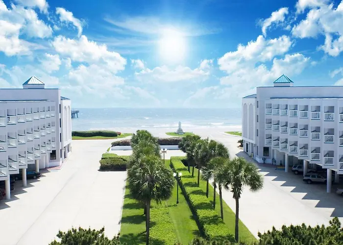 Casa Del Mar Beachfront Suites